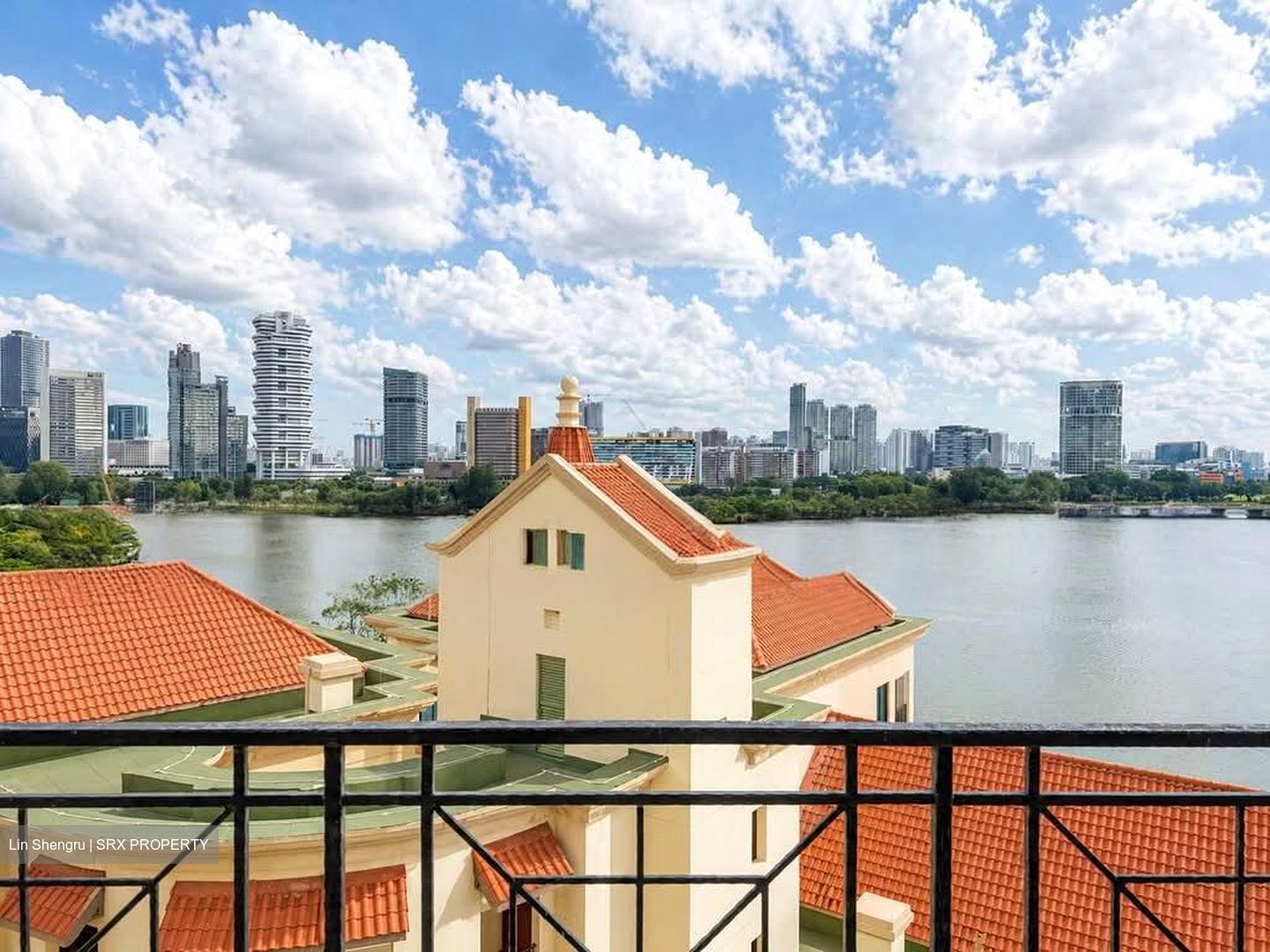 Pebble Bay (D15), Condominium #558293491